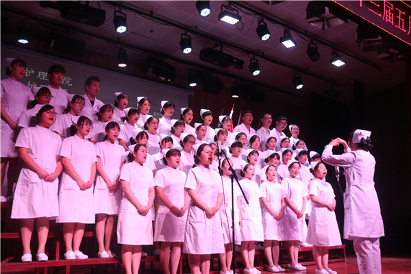 护理学院演唱茉莉花.jpg